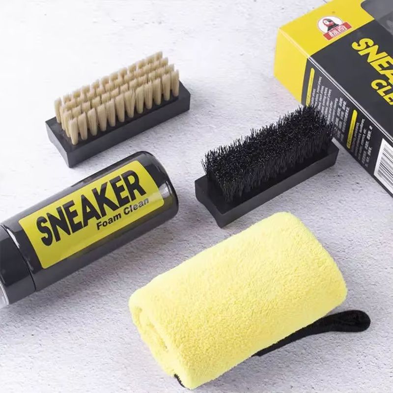 White Sneaker Care Kit - 150MLシューズ用ドライクリーニングセット、水を使わないフォームスニーカークリーナー、ブラシとクロス付き、白い靴とブーツ用